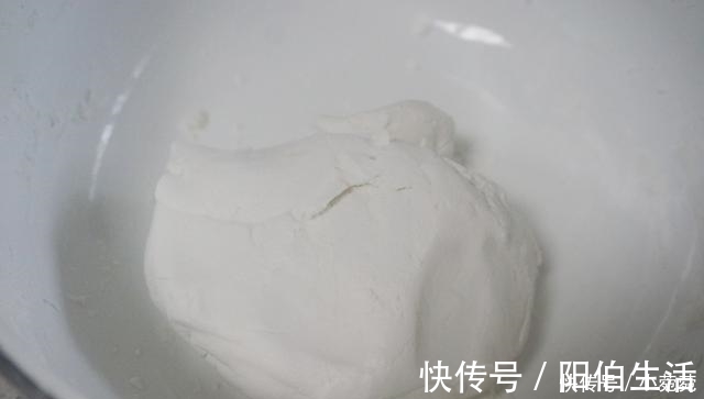 特简单的一道美食，蒸一蒸就出锅，上桌5分钟光盘，百吃不厌