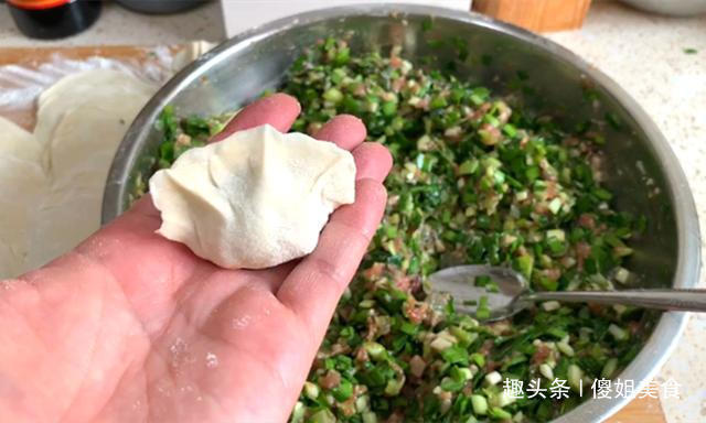 包韭菜馅饺子，切记不要放这2样，10人9人不懂，难怪饺子不鲜香！