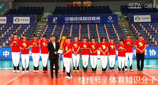 国家队|中国女排新队长将出炉!恭喜李盈莹,她或成为2022年国家队队长!