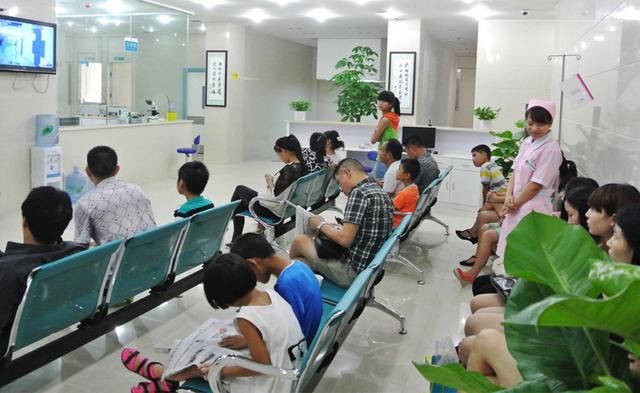 看病|到医院看病，你是不是想揍医生一顿？没错，我也想