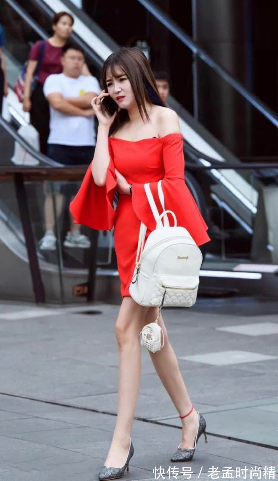 街拍 街拍美女:小姐姐红色连衣裙出街, 露的不是肩而是高级感!