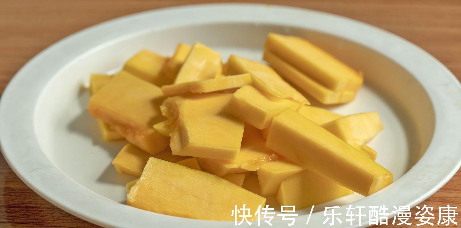 秋天南瓜是个宝,分享5种南瓜饼做法,软糯香甜,男女老少都爱吃