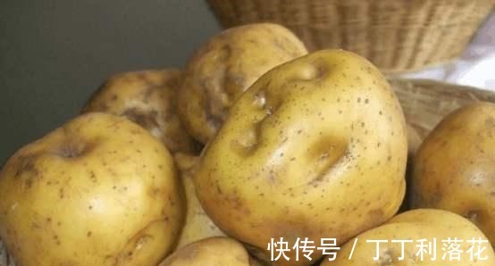 原来保存土豆这么简单,放一年都不发芽不腐烂,越早学会越受益!
