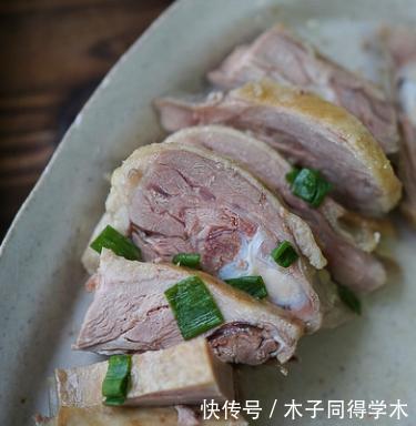 鸭腿加盐,教你自制家庭版“盐水鸭”,咸鲜肉嫩,连骨头都香