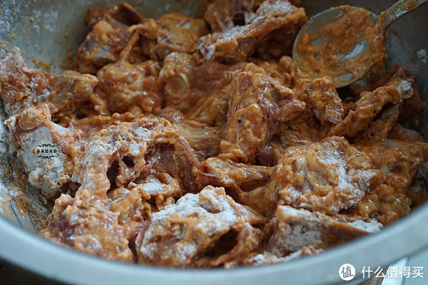 这才是骨头最好吃的做法，比啃鸭脖香百倍，外酥里嫩！停不下来