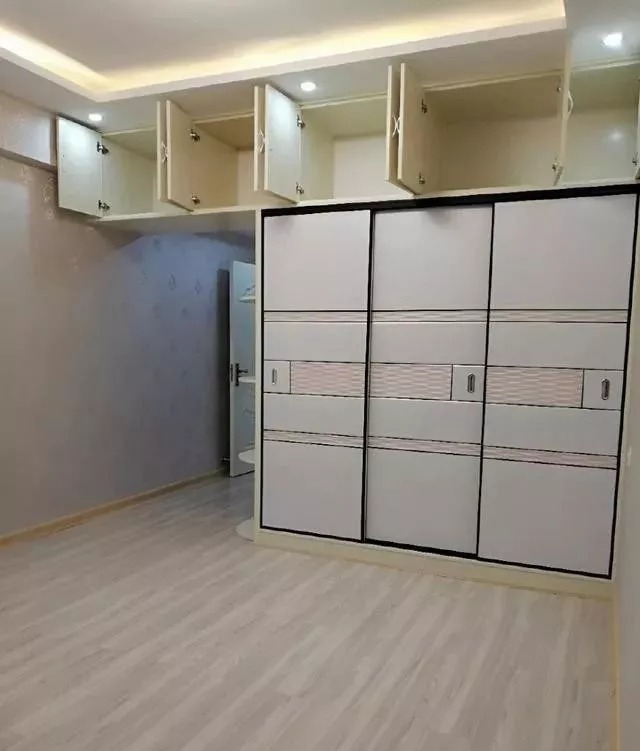 波导线|新房装修三个月完工,家具还没买就显露“豪气”,背景墙好有档次