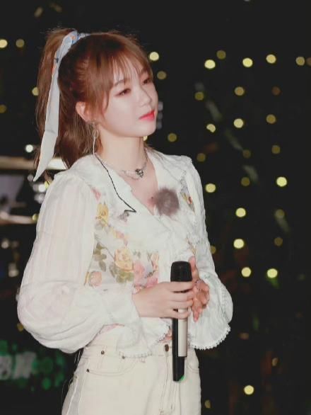 萧敬腾|《你好生活》萧敬腾燃爆全场，徐梦洁唱彩虹的笑画面多美好