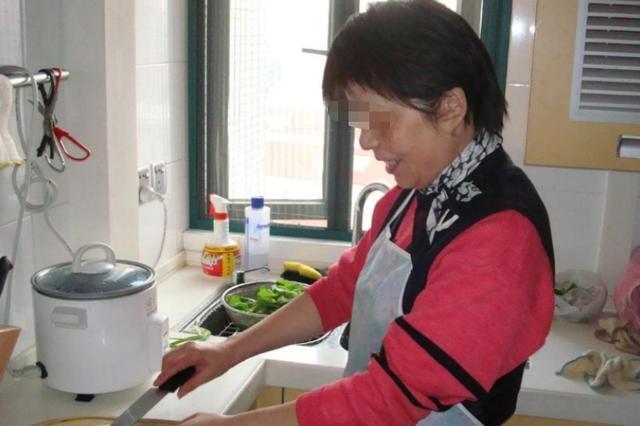 孩子们|爷爷叫夏日爸爸叫夏天,奶奶给孙子取名,上户口时忍不住偷笑