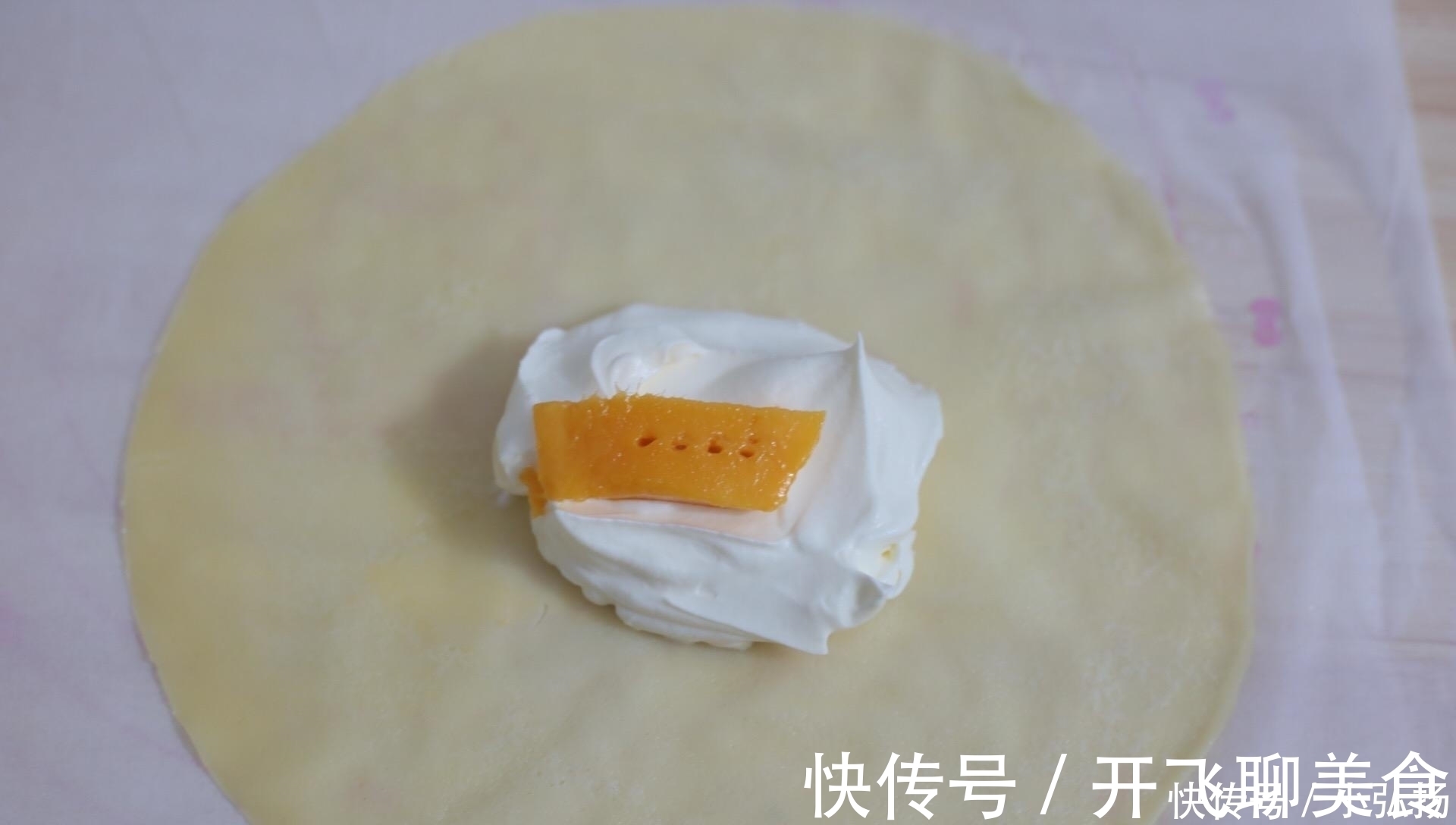 好吃|此蛋糕特简单,不抹面不裱花,一口平底锅就能做,好吃停不了口