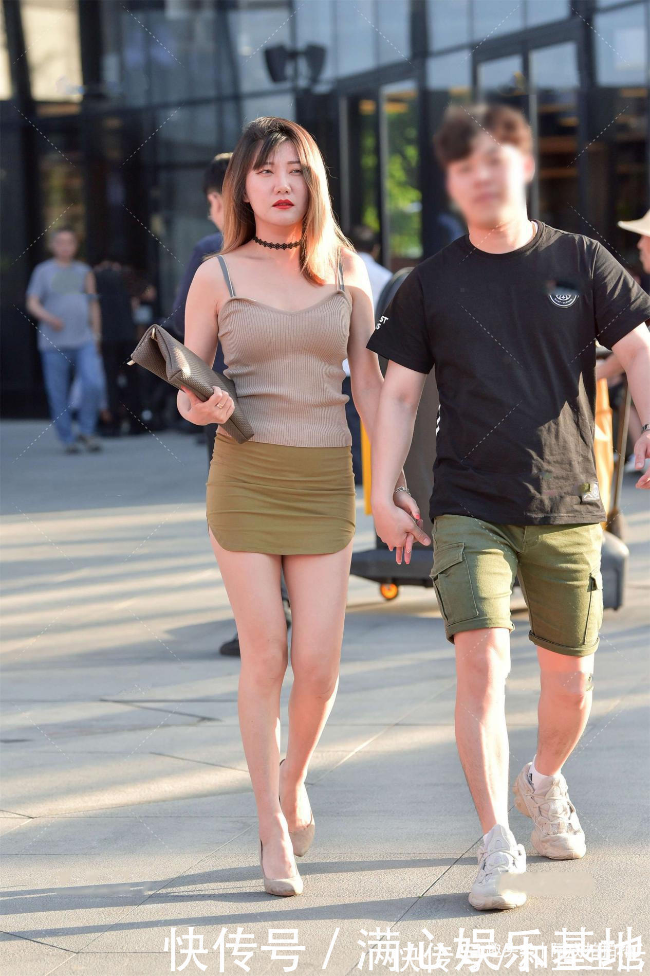 搭配|一步裙除了搭配出职业风外,还可以变得很休闲