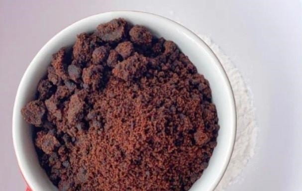 一道自制的红糖糯米糕,软糯香甜,甜点制作可没你们想的那么复杂!