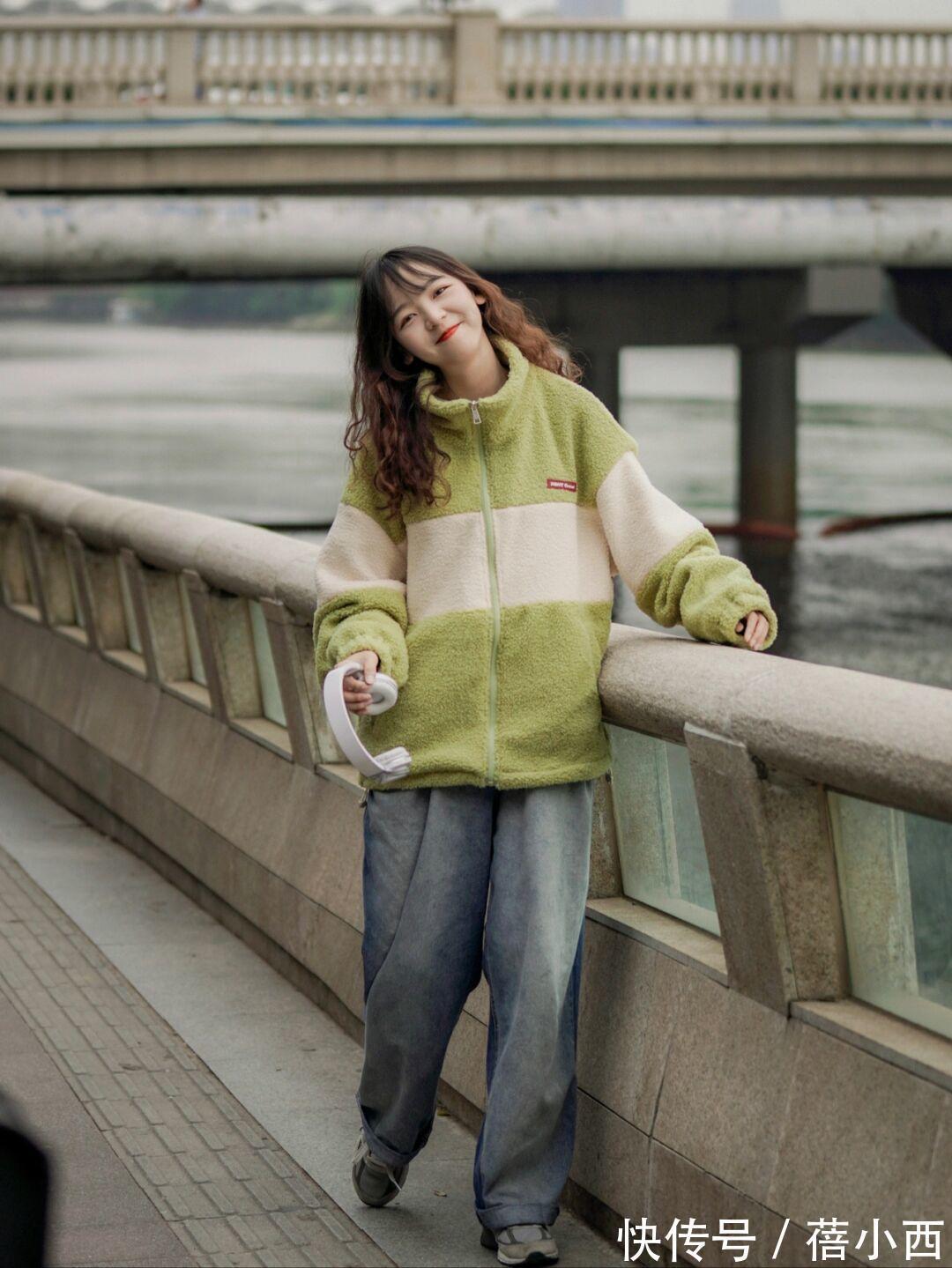 穿搭 冬季穿衣保暖是重点,试试“羊羔绒外套”的搭配,这些技巧够你用