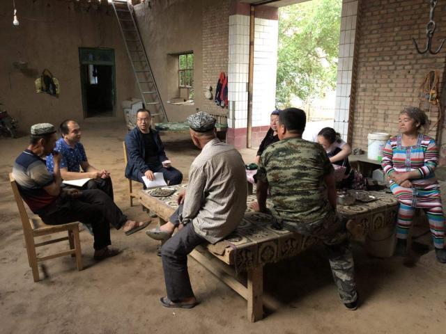 夫妻二人|爸爸姓宫,给三胞胎取名愁坏了父母,爷爷随口一取,全家点赞