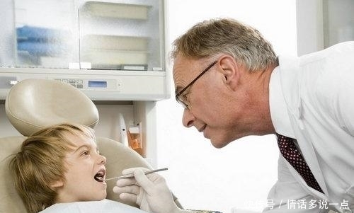 妈妈|小男孩因异味被孤立,医生捂鼻检查后,让妈妈自责不已