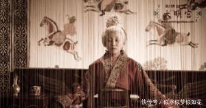 发疯|老皇帝驾崩,新皇帝登基后却突然发疯,这个倒霉皇帝是谁!