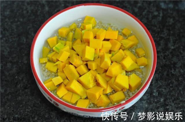 南瓜丁|秋天减肥,别再吃黄瓜啦!此菜是“减肥王”,清爽解暑,比肉还香