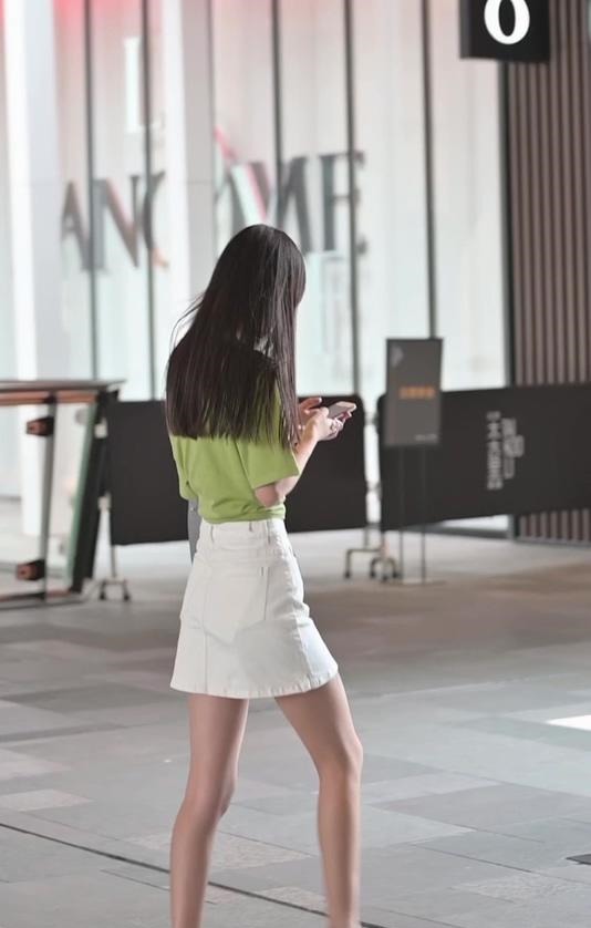 唯美|青春唯美背影,女孩,你的背影包含了太多