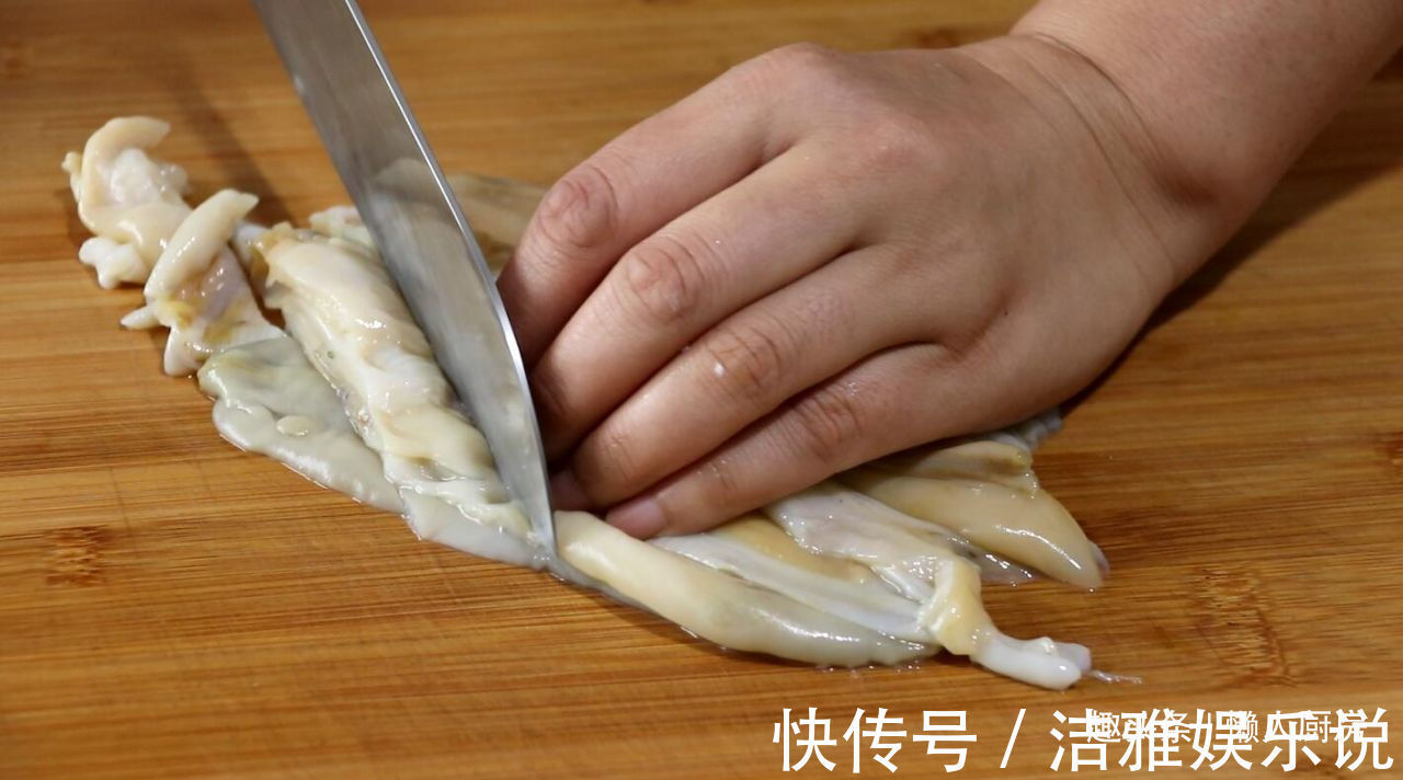 肉嫩|蛏子别只会炒着吃，教你做一碗蛏子汤，鲜中带香，肉嫩不老