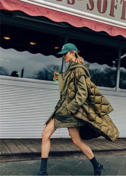  高级|穿大衣和羽绒服只知道选黑色？2020流行色来了，好看又高级