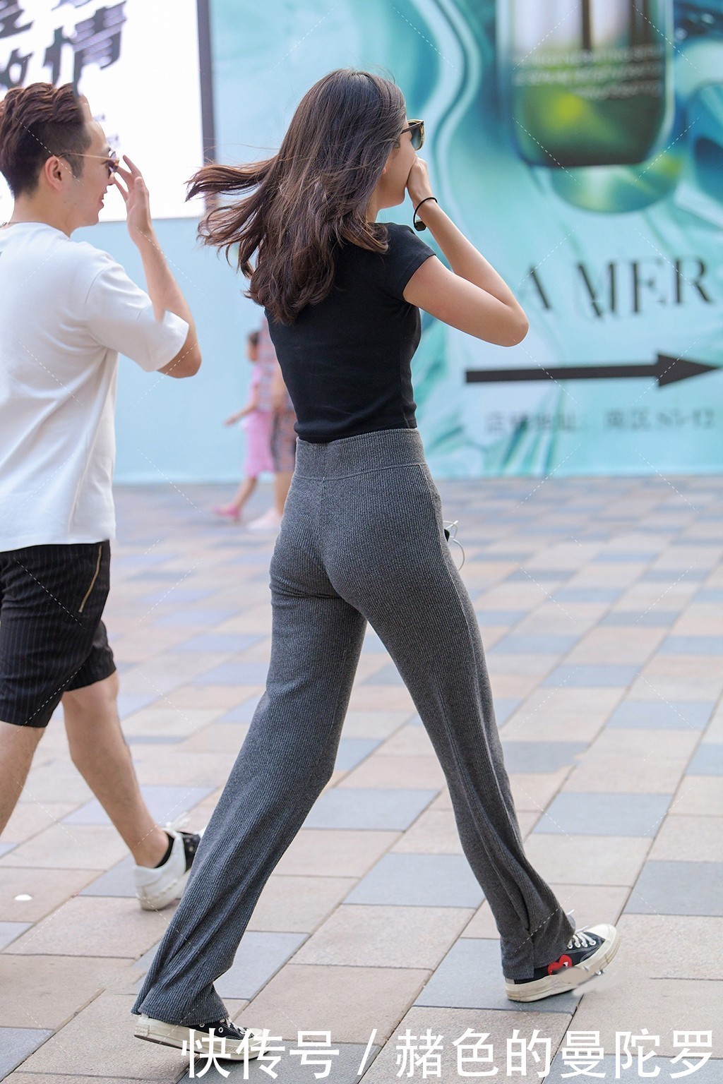 灰色|黑色t恤+灰色休闲裤也能活力满满,技巧重要,穿法也很重要!