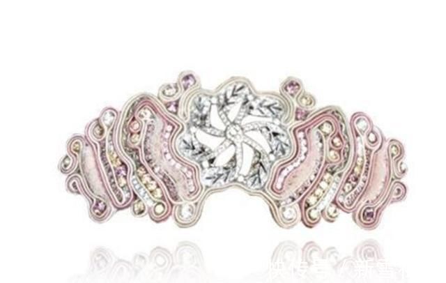 丝绸|像丝绸一样的首饰纵情而奢华,小众而独具特色,具有异域风情之美