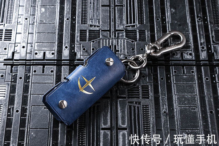 皮革 高达联名皮革产品:三大经典招牌机甲均亮相