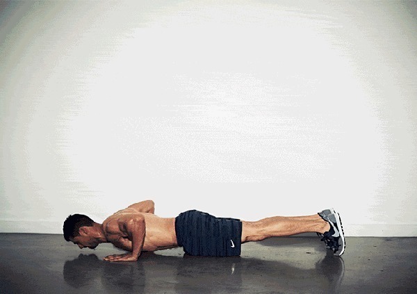 训练|俯卧撑可以天天练吗中年大叔坚持一个月,健身前后对比令人咋舌