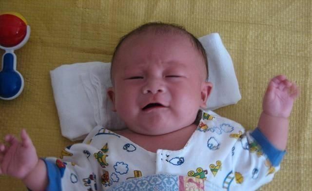 耐受|刚百天的孩子,大半夜哭闹,吓到爸妈,儿科医生幸好你俩没大意