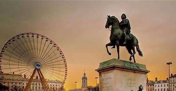 文物|法国有一种巨型的文物,不是你有钱就能收藏,还需要有胆量