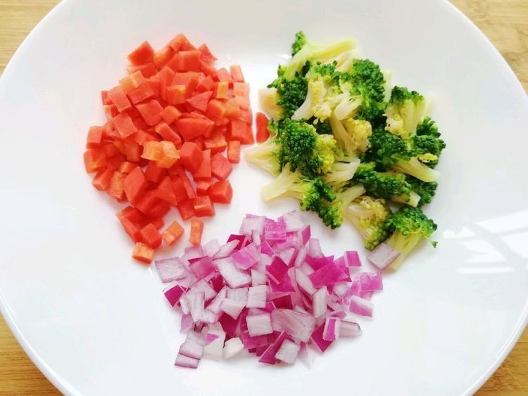 自制沙拉酱鸡肉披萨，干净卫生还省钱，孩子很喜欢吃