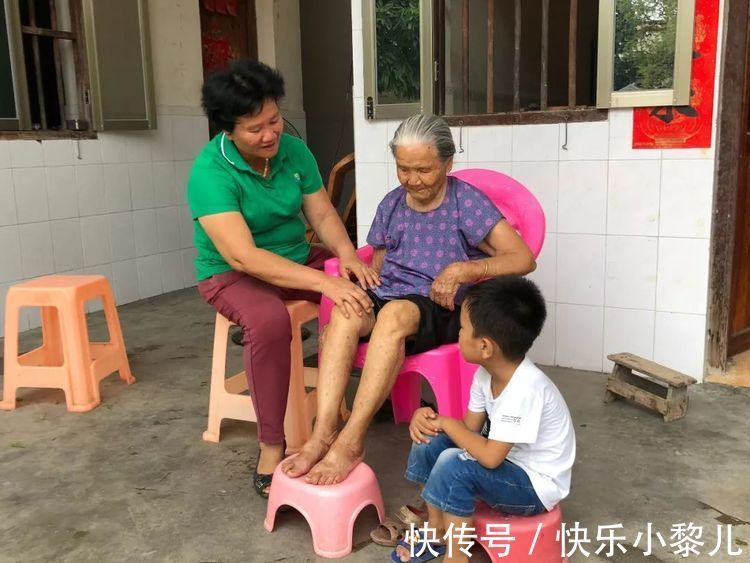 姥姥|孩子长大都不爱去姥姥家,和奶奶倒是越走越亲,原因妈妈要知道