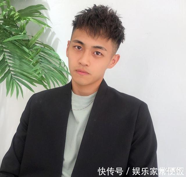 发际线高的男生，千万别错过这3款发型，时尚，个性，显帅气