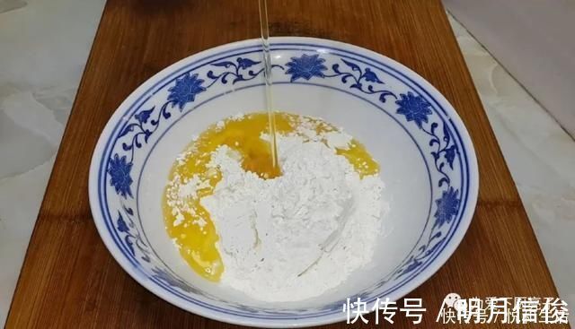 好吃|红豆饼这样做太好吃了,锅里烙一烙,我家一周吃五次,真的太香了