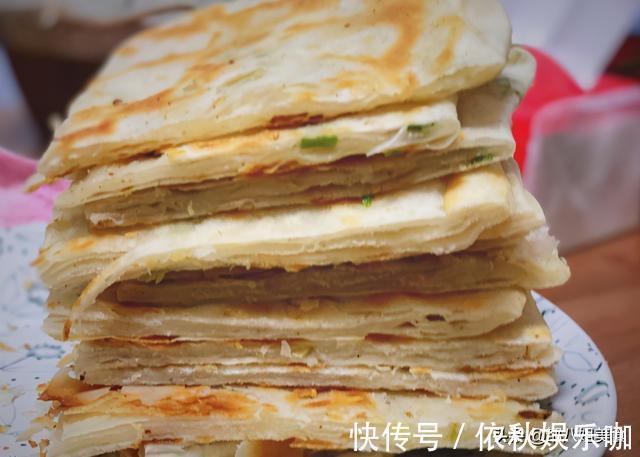 和面|烙饼怎么做才好吃?和面这一步做好,烙饼柔软又筋道,凉了都不硬