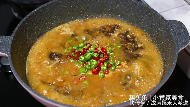 大厨|大厨教你葱香鱼火锅,做法简单,鱼肉鲜香入味,实在太好吃了