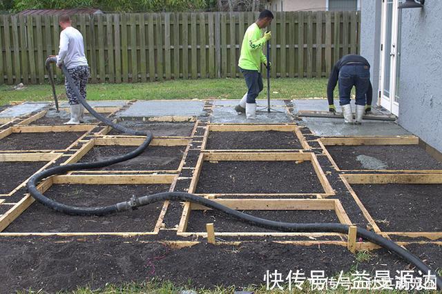 杂草|院子不打水泥，铺20个木方格现浇混凝土，变现代庭院果然好看多了