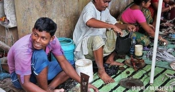 杀生|印度人卖鱼讲究不杀生,鱼全是自己往刀上撞的,不信来问问这鱼