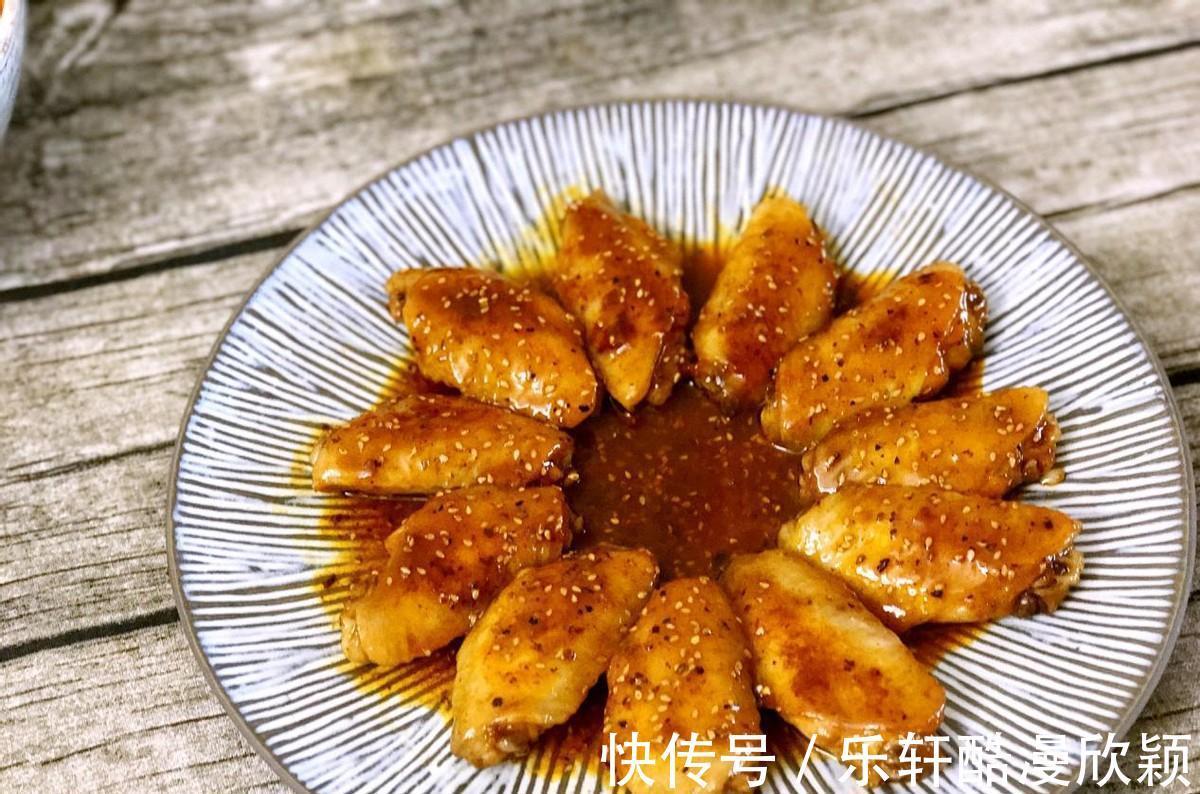 搅拌均匀|不用烤箱也能做出来的蜜汁鸡翅，大人孩子都喜欢，边吃边吮手指