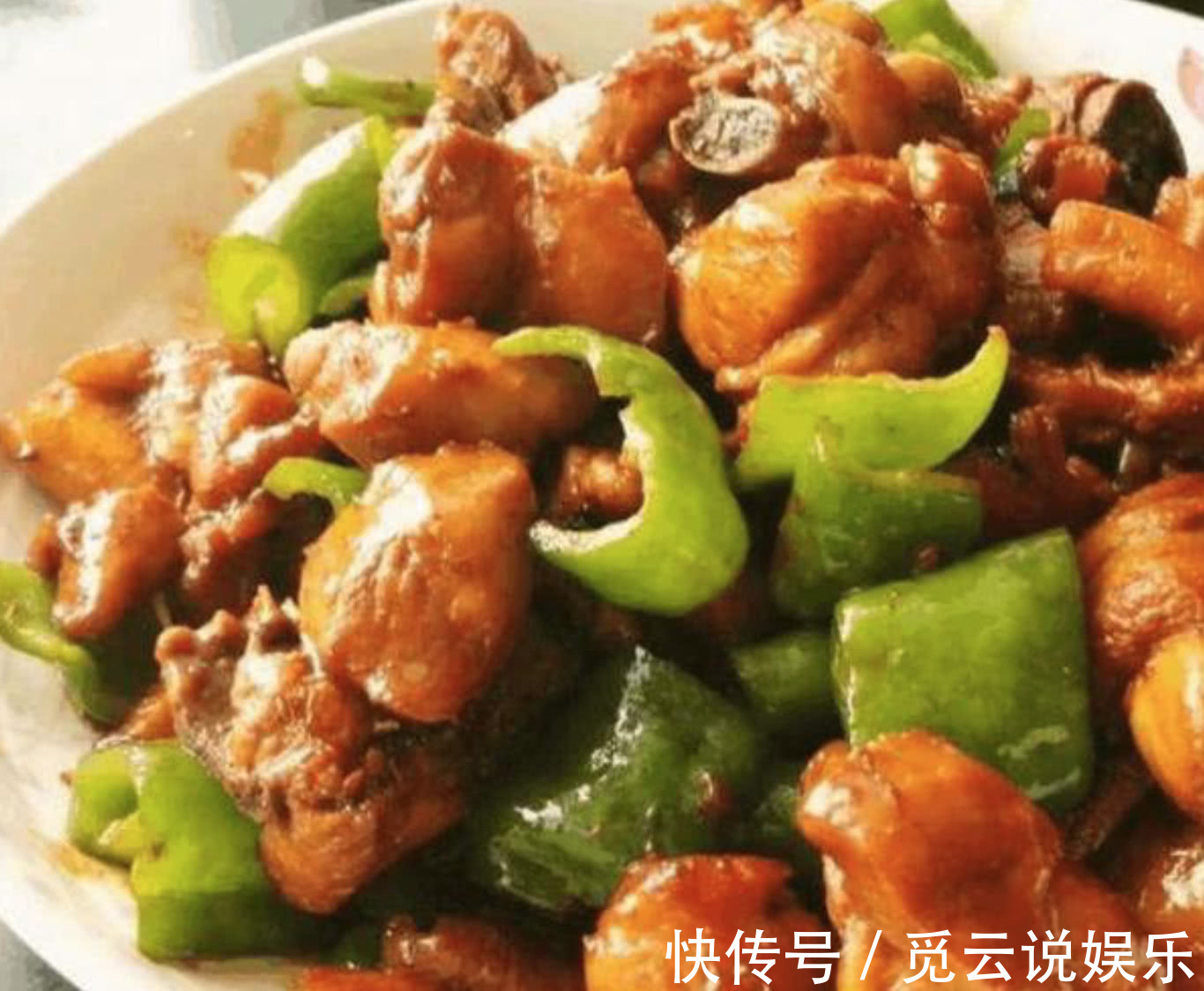 肥肠|乡下留不住孩子,没想到外婆炒了四个菜出来,孩子反倒不愿意走了