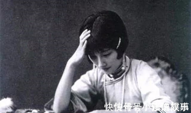 林徽因#同样是婚后爱上别人,林徽因选择做白莲花,陆小曼却选择做红玫瑰!