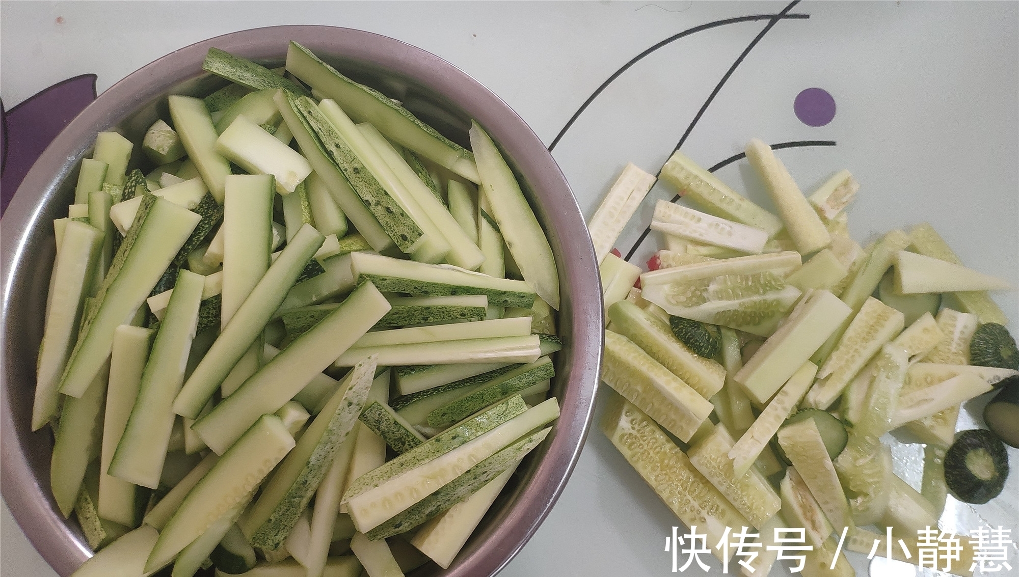 爽脆|奶奶用了30多年的腌黄瓜配方，一次腌20斤，嘎嘣脆，咸香特好吃