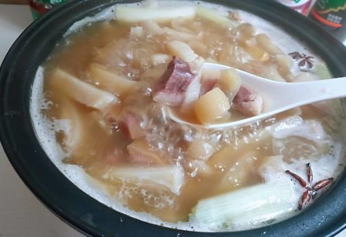 这东西含有胶原蛋白，8块钱一斤，女生可多吃，肤白气色好！