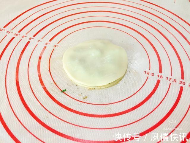 饺子|饺子皮谁还用来包饺子啊!朋友圈正火的3种新吃法,做早餐很合适