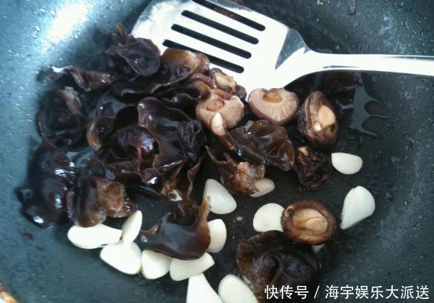 维生素b1|一家人吃木耳炒蒜后食物中毒,出问题的是蒜还是木耳告诉你答案