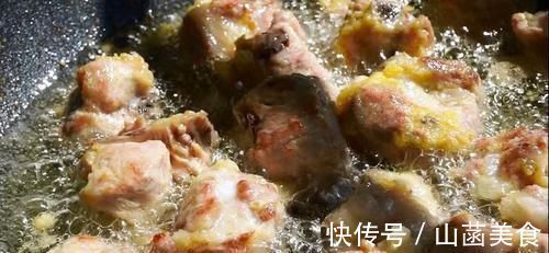 米饭|排骨我家从不炖着吃,淋上鸡蛋液,一周做5次,太费米饭了