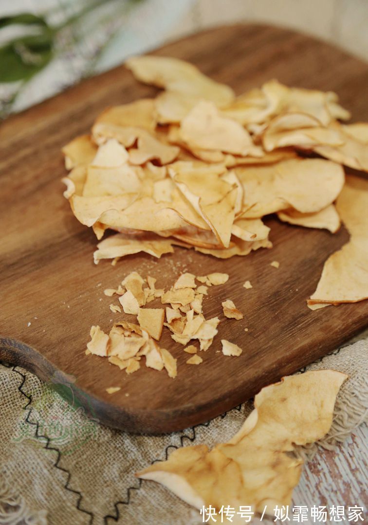 胡萝卜别总炖煮烧，教你一个新做法，挑食的“熊孩子”吃得笑哈哈