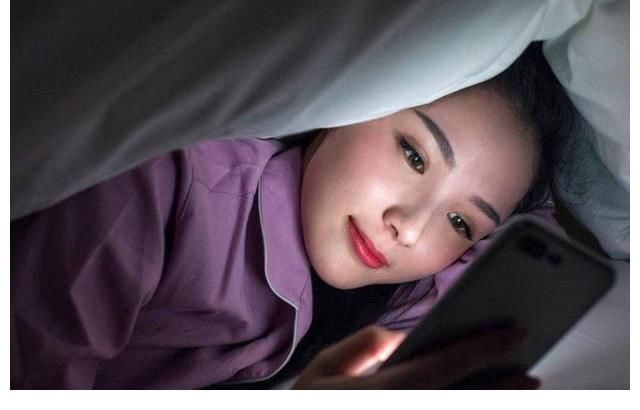 李佳琦 国内一款“憋屈”面霜，价格不到50元，补水保湿显而易见！