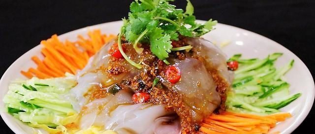 比例|做凉皮太复杂了,教你一种懒人做法,掌握淀粉水的比例很重重要