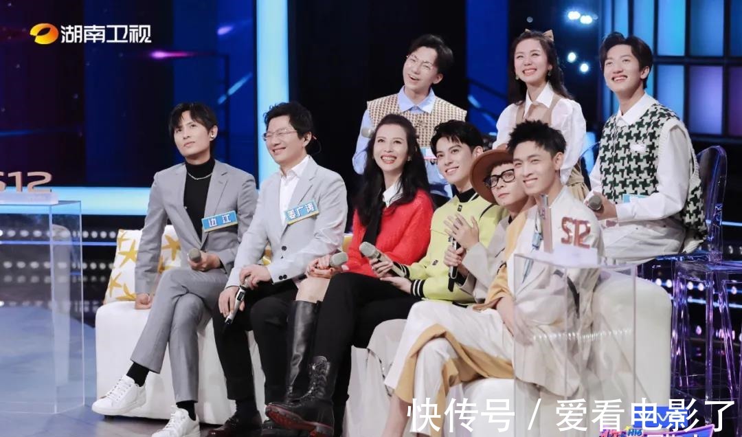 《你好星期六》开播!何炅独立撑场,虚拟主持人被嘲,收视率狂掉!