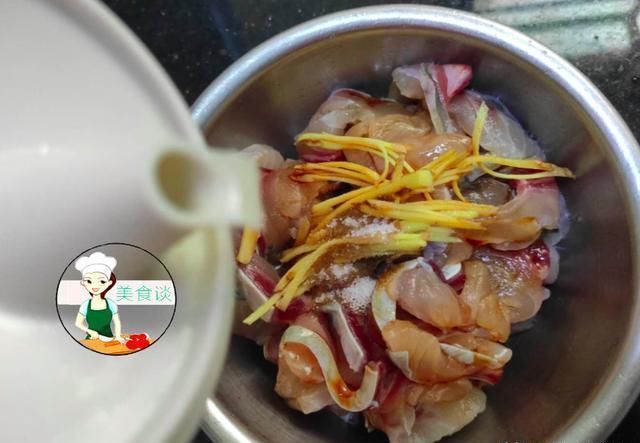 这菜蒸一蒸,5分钟就上桌,鲜美到流口水,低脂营养高,家人爱吃